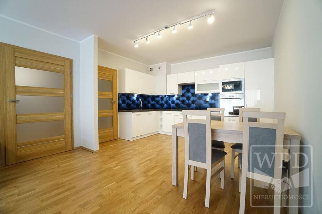 Big Apartment - Old Town - 3 Rooms - Private Parking Wrocław Exterior foto